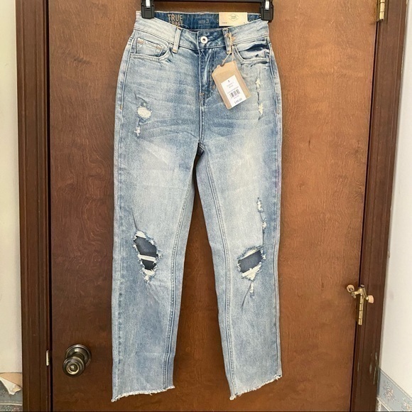True Craft Distressed Cropped Jeans NWT Sz 3 - Picture 1 of 4